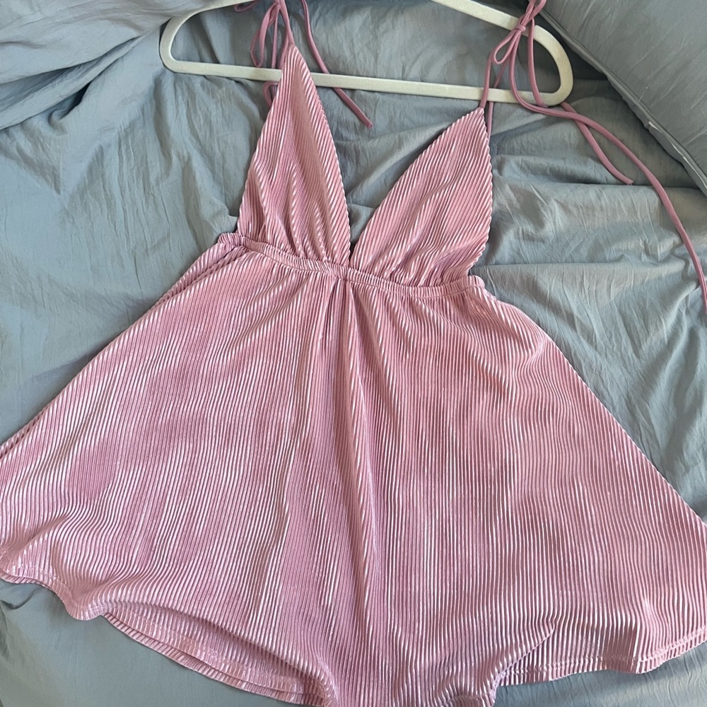 Pink dress adjustable with built in shorts